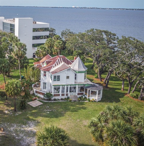 Green Gables house and grounds next to the Indian River Lagoon
